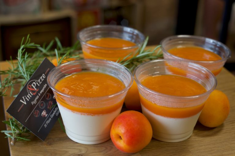 Panna cotta thym-abricot maison